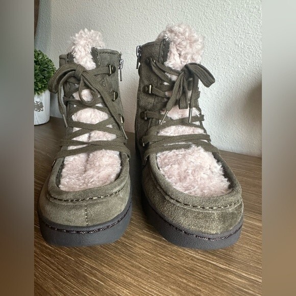 NWOB ** Zodiac Pierson Bootie Suede Dark Olive Size 6.5 - Picture 5 of 16